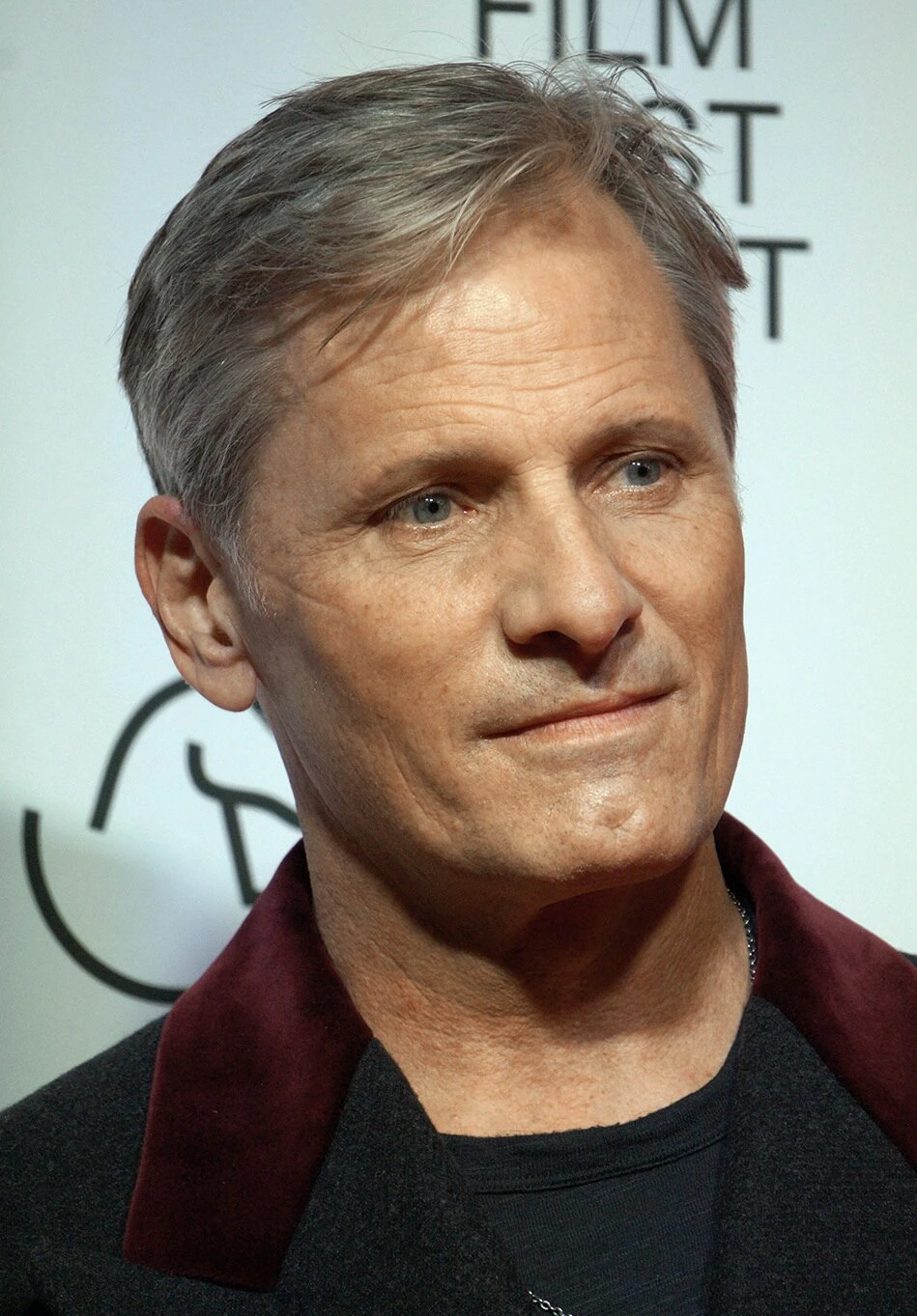 Viggo Mortensen headshot