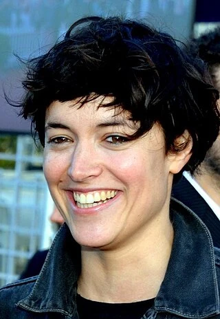 Vimala Pons headshot