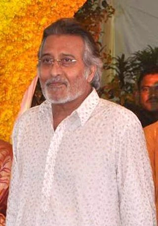 Vinod Khanna headshot