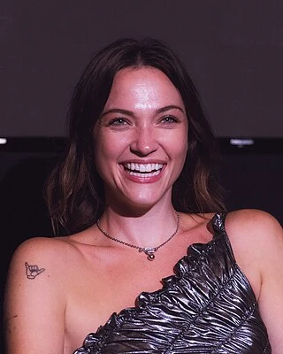 Violett Beane headshot
