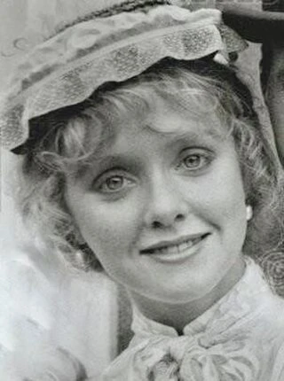 Wendy Lyon headshot