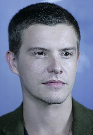 Xavier Samuel headshot