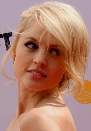 Yanina Studilina headshot