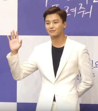 Yeon Woo-jin headshot