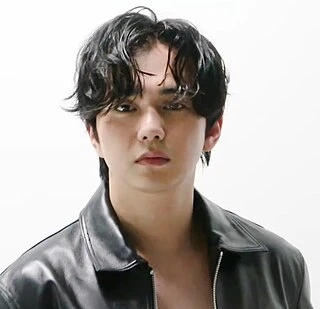 Yoo Seung-ho headshot