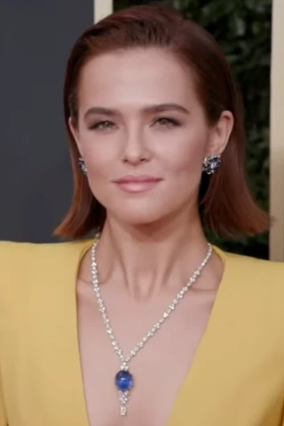 Zoey Deutch headshot