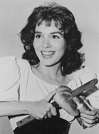 Zohra Lampert headshot